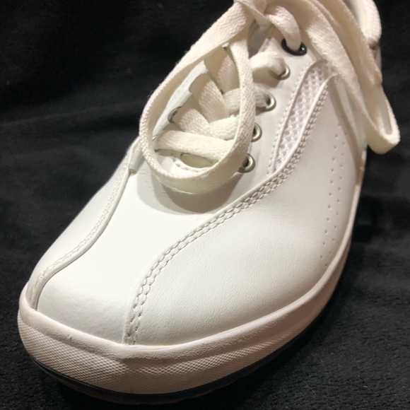 Keds Women’s Spirit Sneaker - Picture 4 of 9